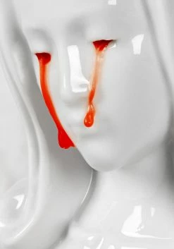 AFT1 Crying Mary Candle Holder