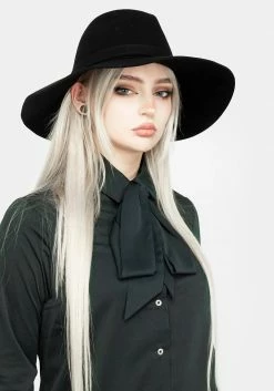 LVT1 Lucky Pussybow Shirt