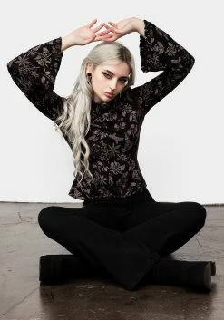 LVT1 Tops POISONOUS PLANT FLARE SLEEVE TOP