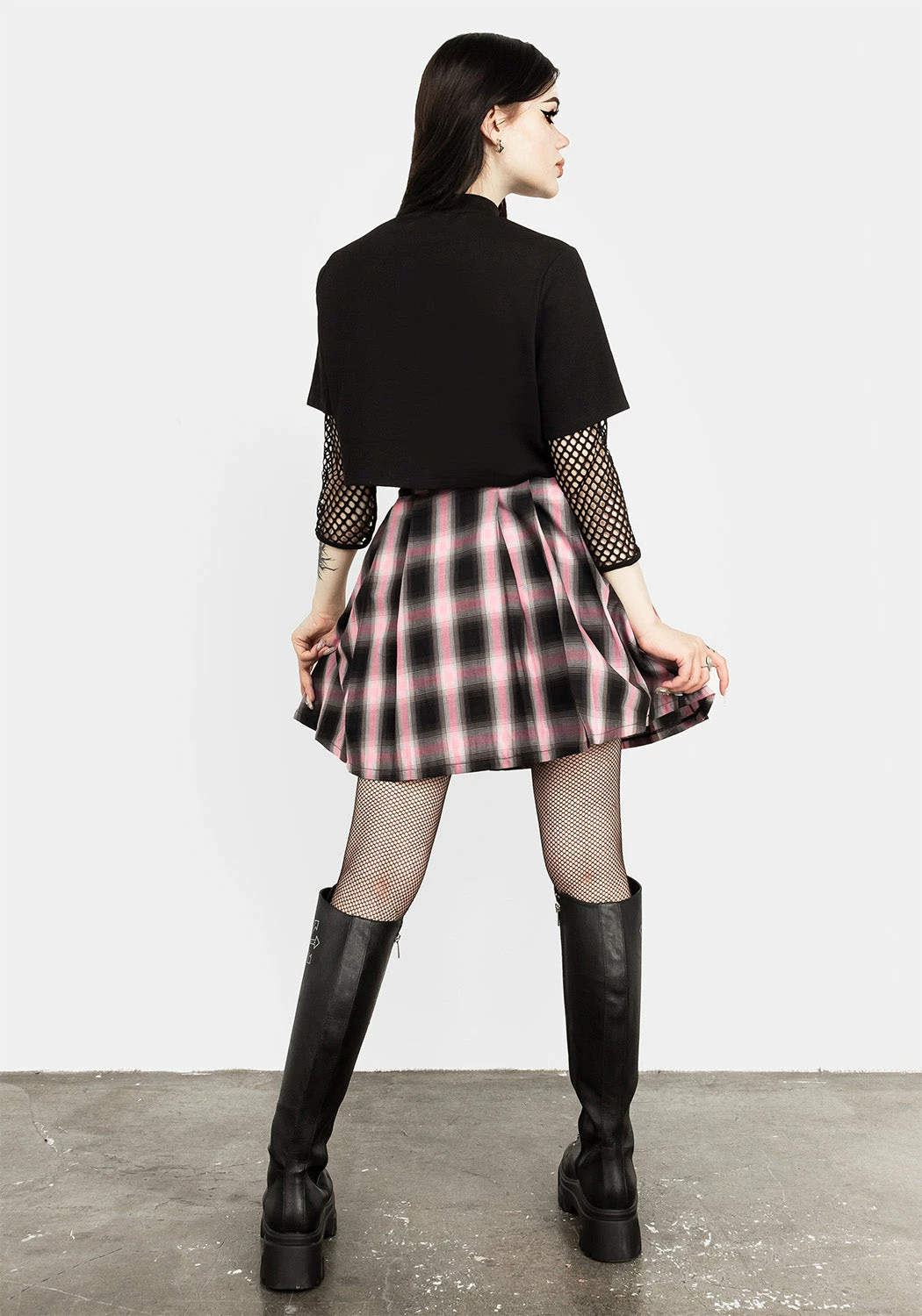 LVT1 Tops Decontrol Fishnet Sleeve Crop 5 LVT1 Tops Decontrol Fishnet Sleeve Crop