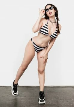 DIF1 PARALLEL LINES TRIANGLE BIKINI TOP