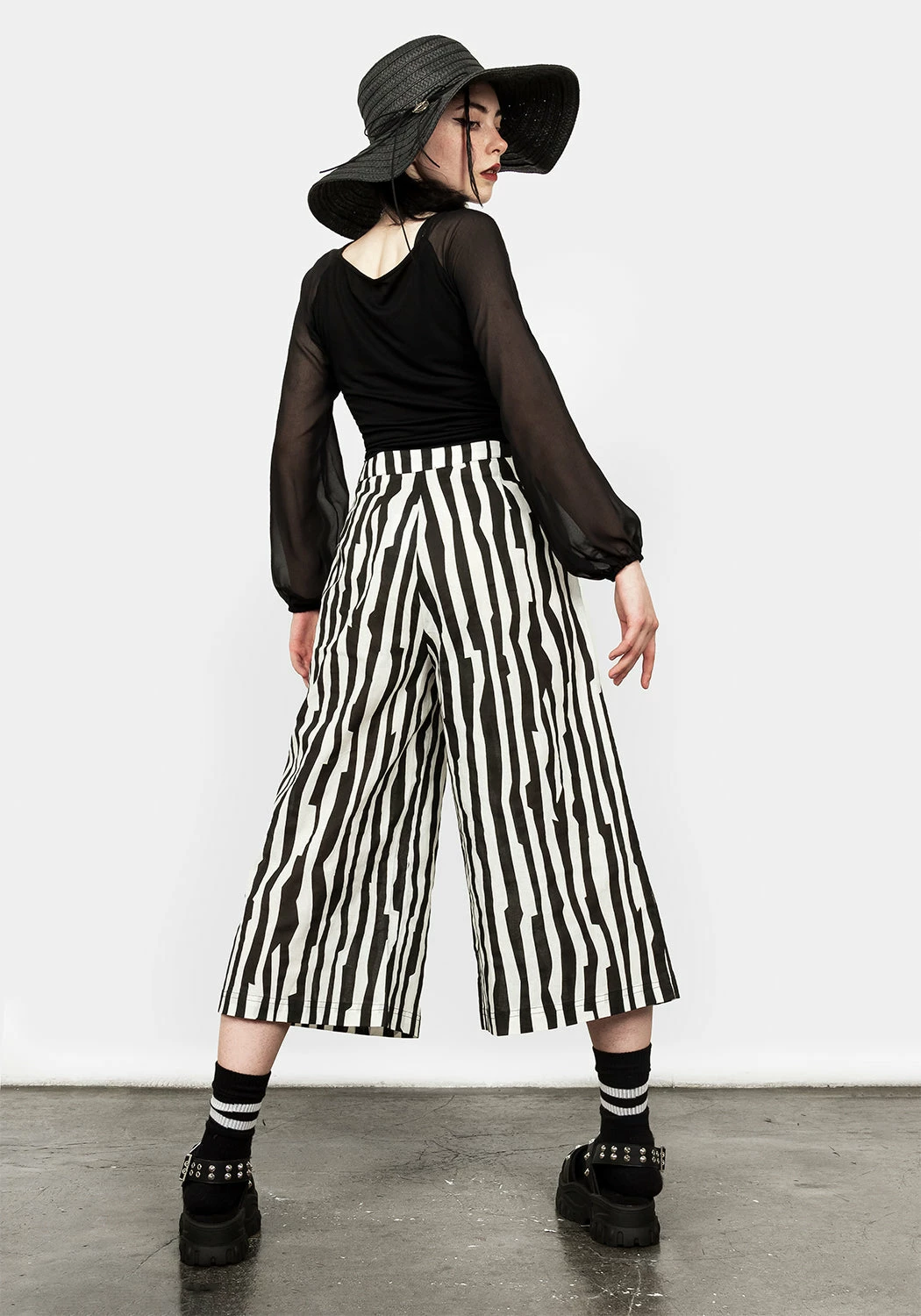 MET1 Bottoms DARK WAVE CROP TROUSERS 4 MET1 Bottoms DARK WAVE CROP TROUSERS