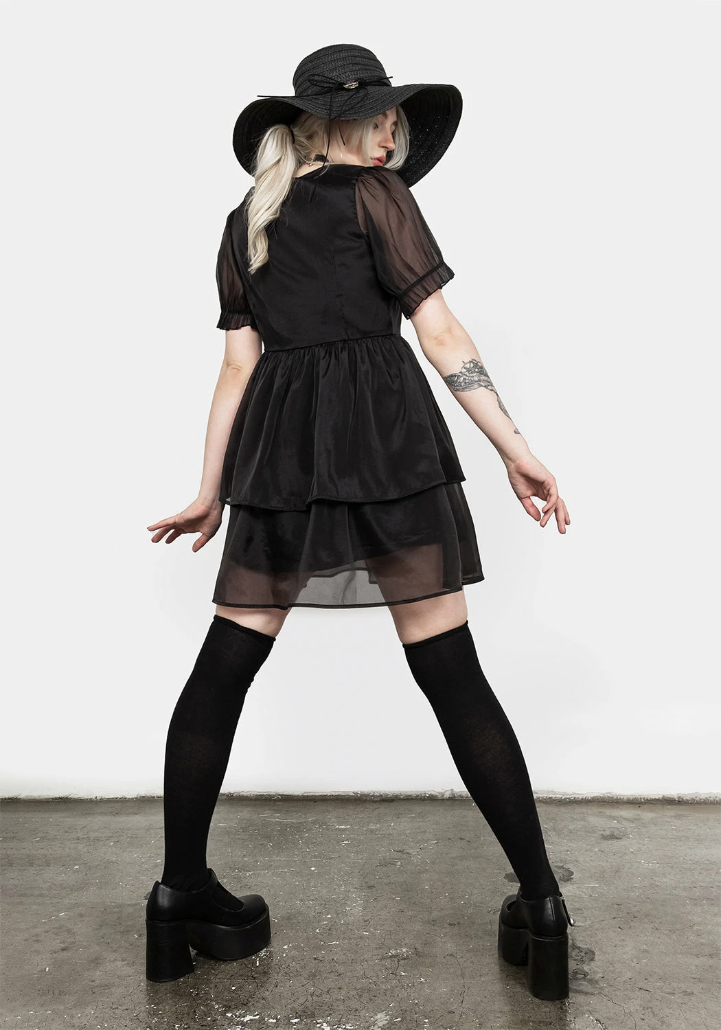 MET1 Andie Puff Sleeve Organza Dress 5 MET1 Andie Puff Sleeve Organza Dress