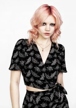 LVT1 Tops MORTMOTH WRAP CROP TOP