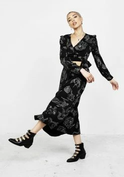 LVT1 Zodiac Crop Wrap Top