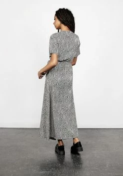 MET1 SUMMERS PRINTED WRAP DRESS Dresses 17 MET1 SUMMERS PRINTED WRAP DRESS Dresses