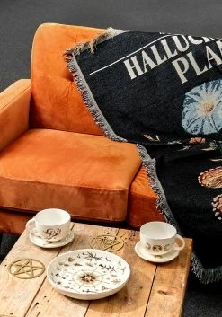 RUG1 PLANTS WOVEN BLANKET Lifestyle