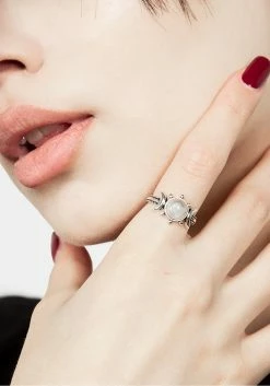 TOU1 GODDESS TRIPLE MOON MOONSTONE RING Jewellery