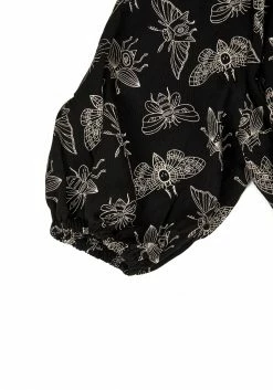 LVT1 Tops MORTMOTH WRAP CROP TOP